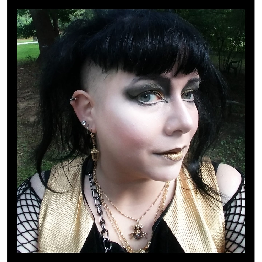 Meet your Posher, Amy